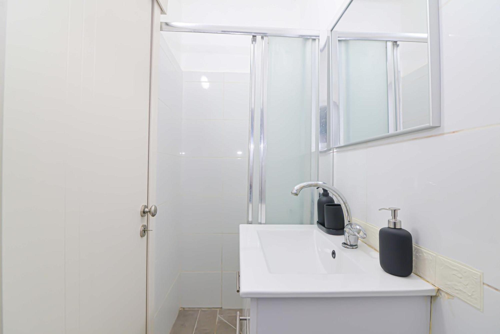 הדירה בלבן Apartment Hadera Exterior photo